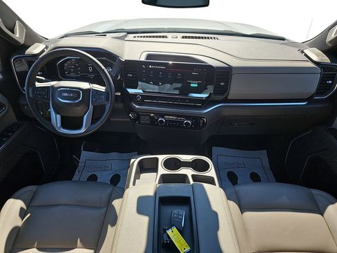 Used 2025 GMC Sierra 1500 SLT image 12