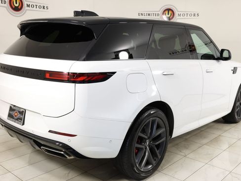 Used 2024 Land Rover Range Rover Sport Dynamic SE AWD/4WD image 3