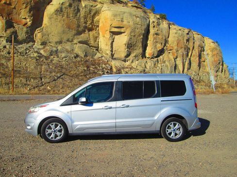 Used 2017 Ford Transit Connect Titanium image 1