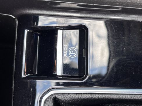Used 2022 Jeep Compass Latitude FWD image 32