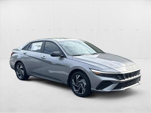 New 2025 Hyundai Elantra SEL image 7