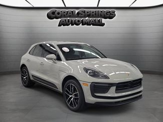 Used 2024 Porsche Macan AWD/4WD video 1