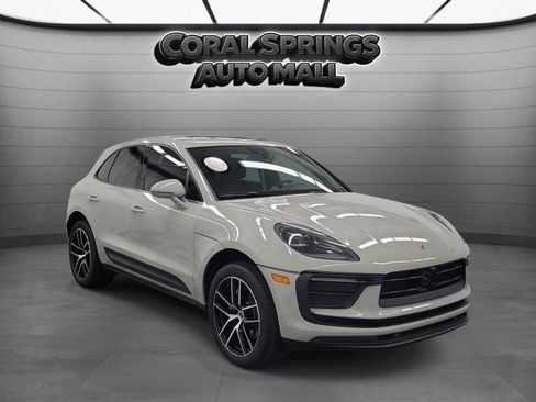 Used 2024 Porsche Macan AWD/4WD image 1