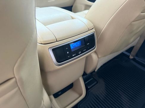 Used 2016 Toyota Highlander Limited image 41