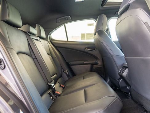 New 2026 Lexus UX 300h FWD image 18