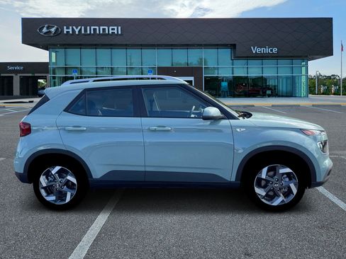 New 2026 Hyundai Venue SEL FWD image 28