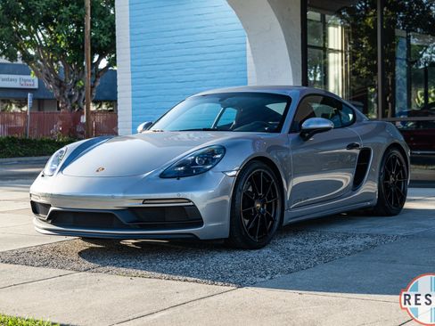 Used 2023 Porsche 718 Cayman GTS RWD image 3