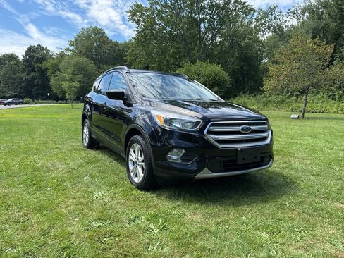Used 2018 Ford Escape SE AWD/4WD image 2