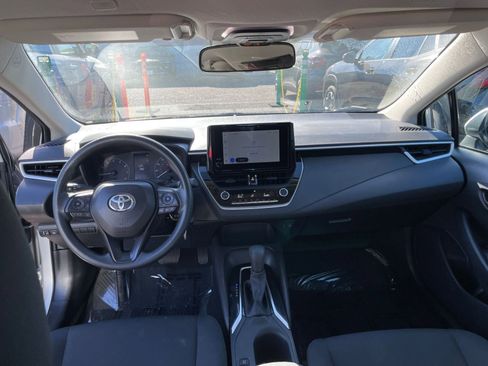 Used 2025 Toyota Corolla LE image 32