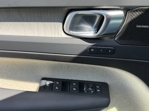 Certified 2025 Volvo XC40 B5 Ultra w/ Protection Package Premier AWD/4WD image 29