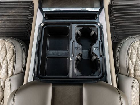 Used 2026 Ford F450 Platinum w/ Platinum Plus Package image 27