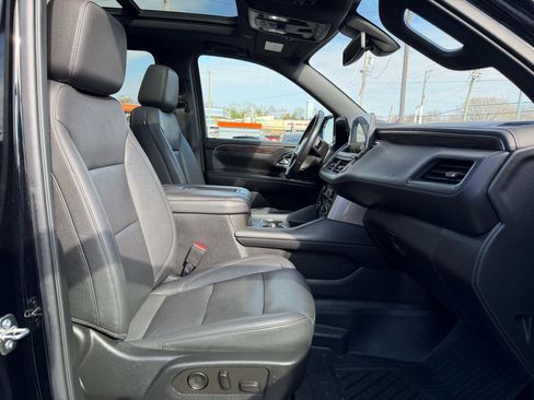 Used 2022 Chevrolet Suburban Z71 w/ Luxury Package image 24