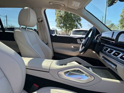 Used 2022 Mercedes-Benz GLS 450 4MATIC image 38