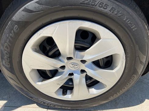 Used 2020 Toyota RAV4 LE w/ All Weather Liner Package AWD/4WD image 8