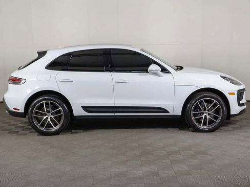 Used 2025 Porsche Macan image 16