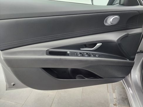 Used 2024 Hyundai Elantra SE image 36