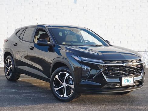 New 2026 Chevrolet Trax RS FWD image 3