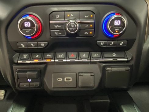 Used 2020 Chevrolet Silverado 3500 High Country w/ Z71 Off-Road Package AWD/4WD image 26