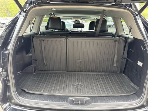 Used 2018 Toyota Highlander XLE AWD/4WD image 36