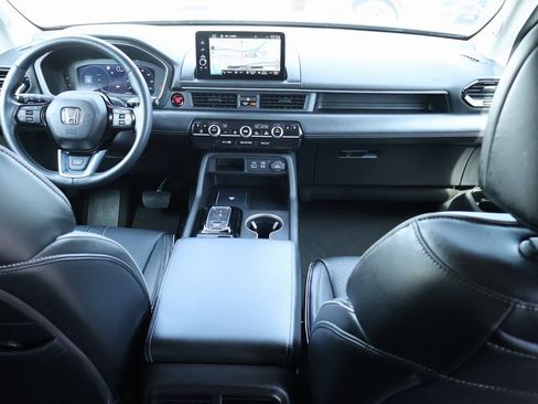 Used 2023 Honda Pilot Elite image 13