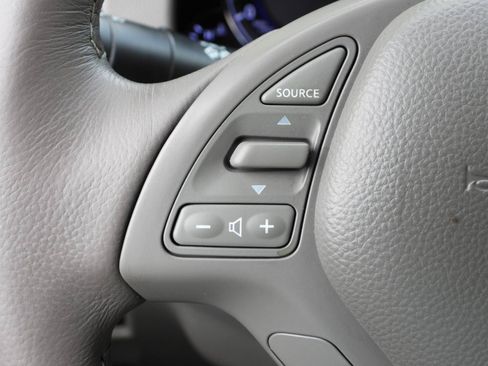 Used 2015 INFINITI Q40 w/ Moonroof Package RWD image 69