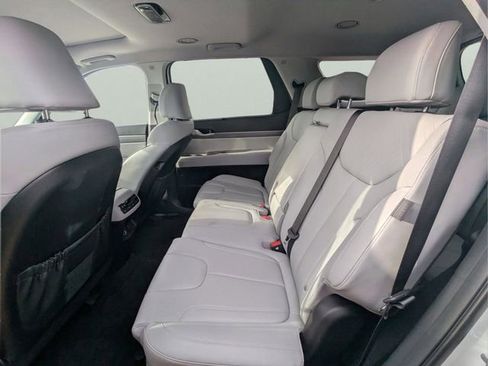 Used 2025 Hyundai Palisade SEL FWD image 13
