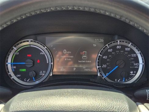 Used 2023 Toyota Highlander XLE image 32