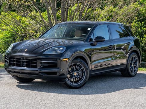 Certified 2024 Porsche Cayenne w/ Premium Package Plus (PFM) AWD/4WD image 2