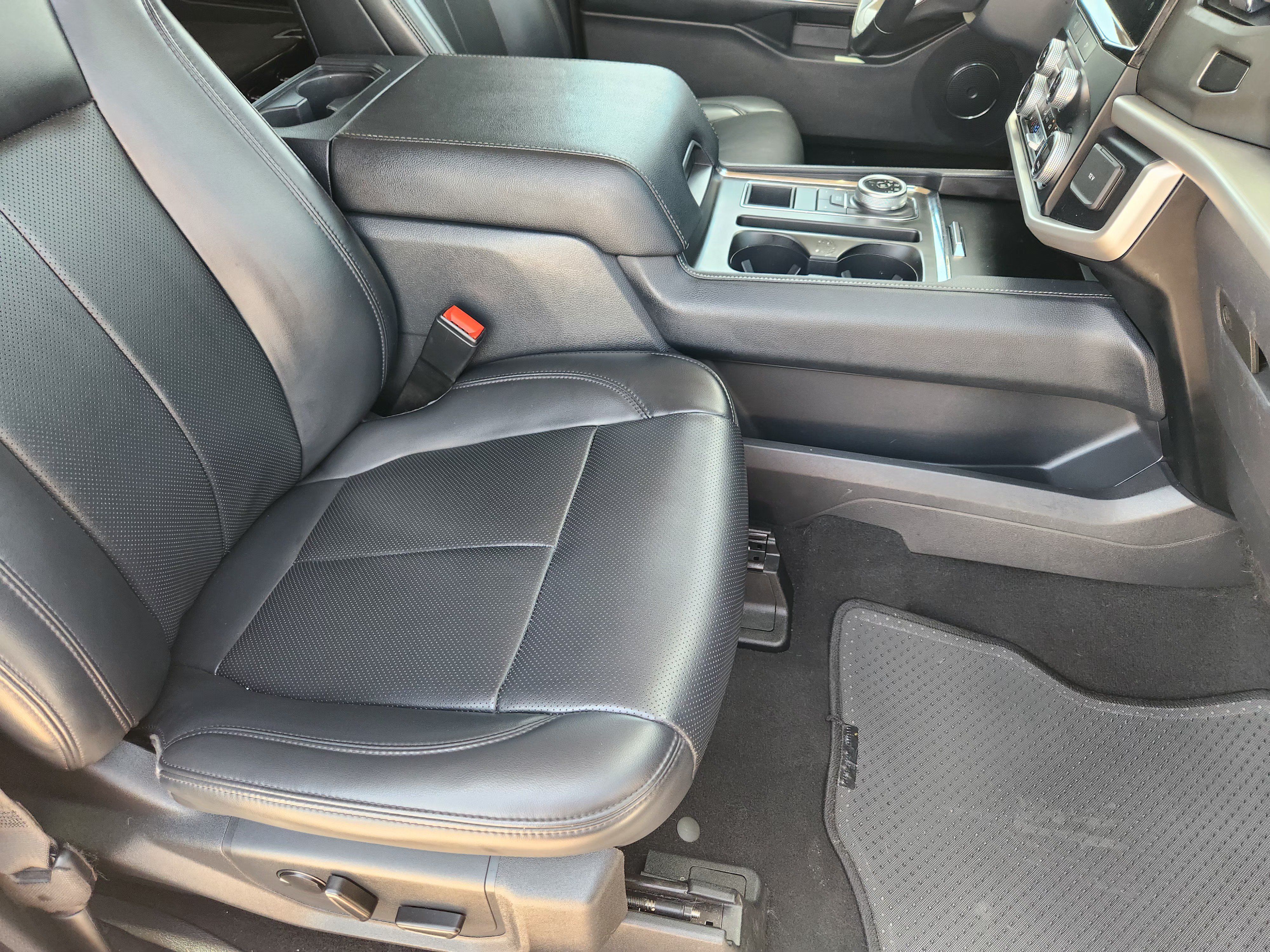 Used 2024 Ford Expedition Max XLT RWD image 14