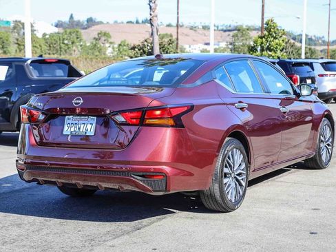 Used 2025 Nissan Altima 2.5 SV FWD image 6