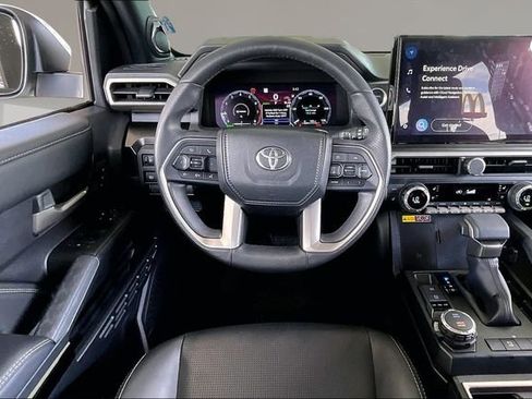 Used 2025 Toyota 4Runner Limited AWD/4WD image 8