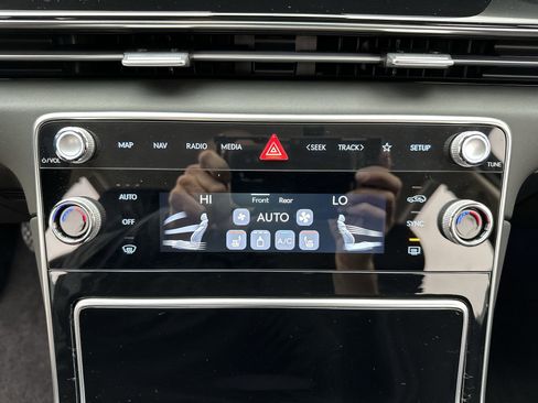 Certified 2025 Genesis GV80 2.5T Standard image 19