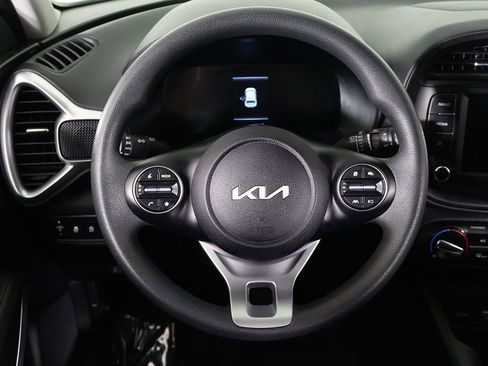Used 2025 Kia Soul LX w/ LX Technology Package image 36