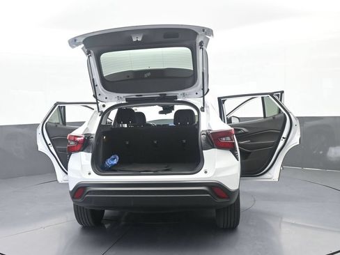 Used 2025 Chevrolet Trax LS FWD image 66