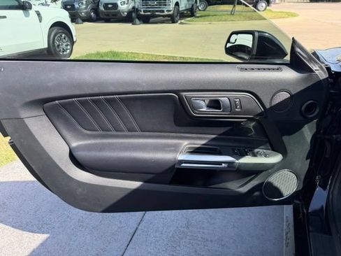 Used 2020 Ford Mustang Premium RWD image 8