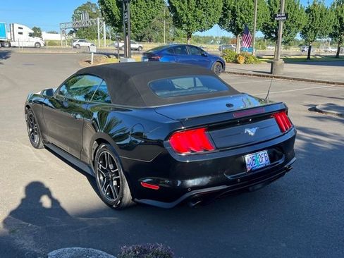 Used 2022 Ford Mustang Premium RWD image 5