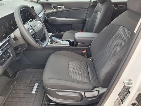 New 2026 Kia Sportage LX w/ LX Convenience Package FWD image 8