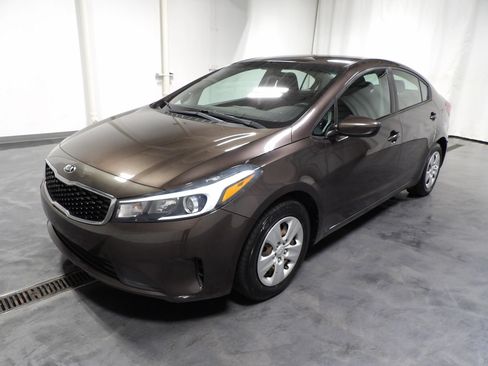 Used 2018 Kia Forte LX FWD image 3