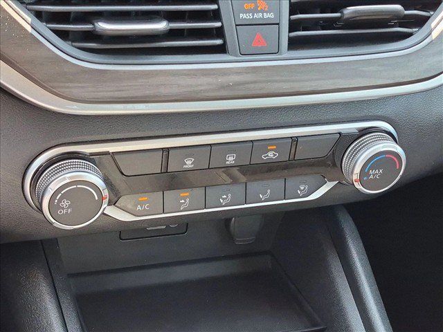 Used 2025 Nissan Altima 2.5 SV FWD image 23