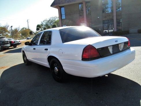 Used 2010 Ford Crown Victoria Police Interceptor image 5