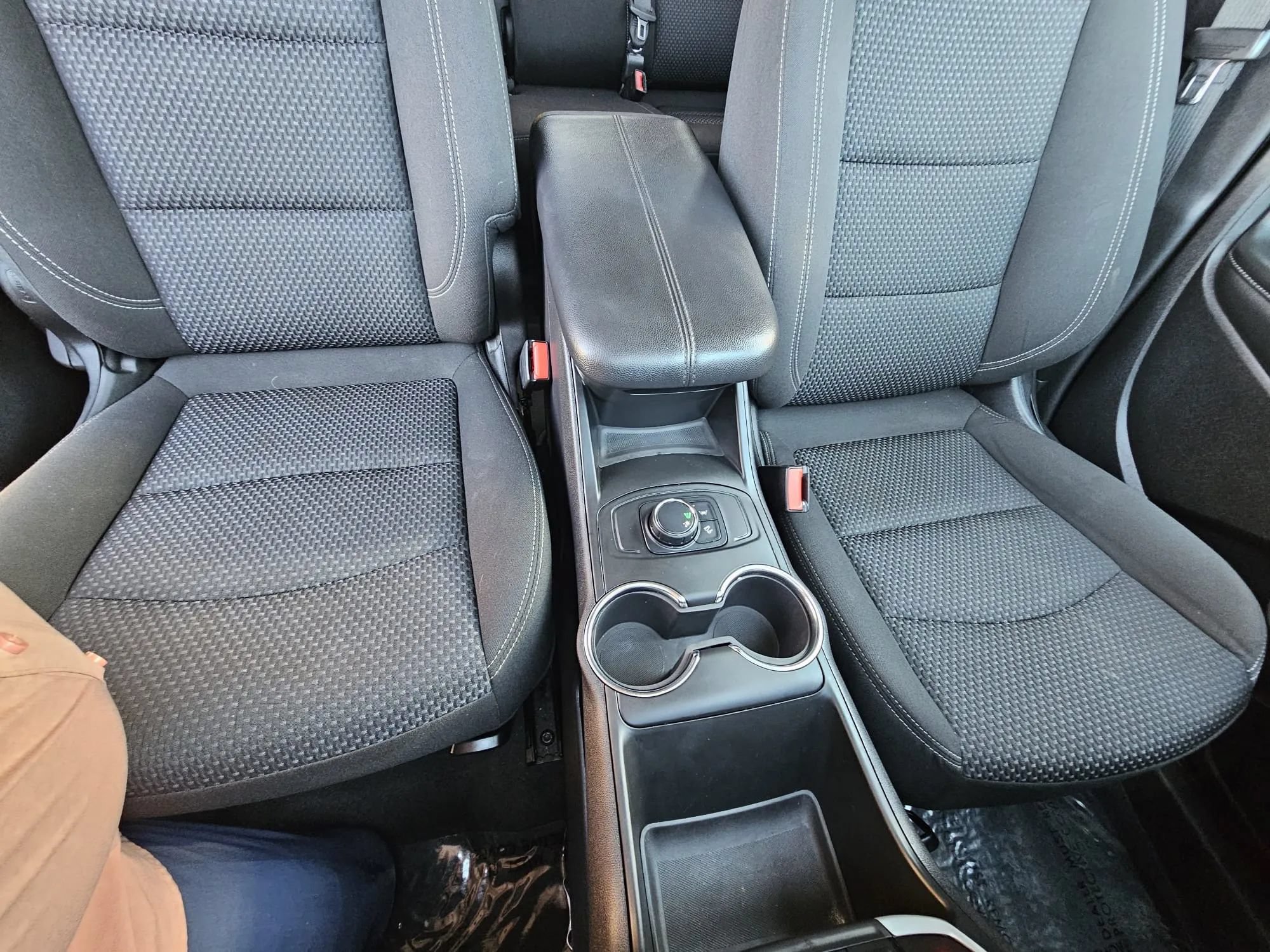 Used 2024 GMC Terrain SLE FWD image 30