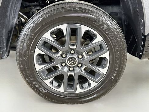 Used 2024 Toyota Tundra Limited AWD/4WD image 30