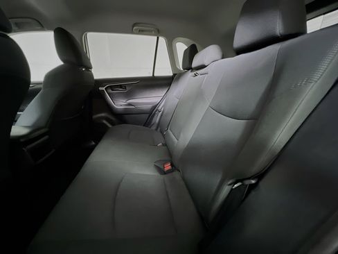 Used 2021 Toyota RAV4 LE image 28