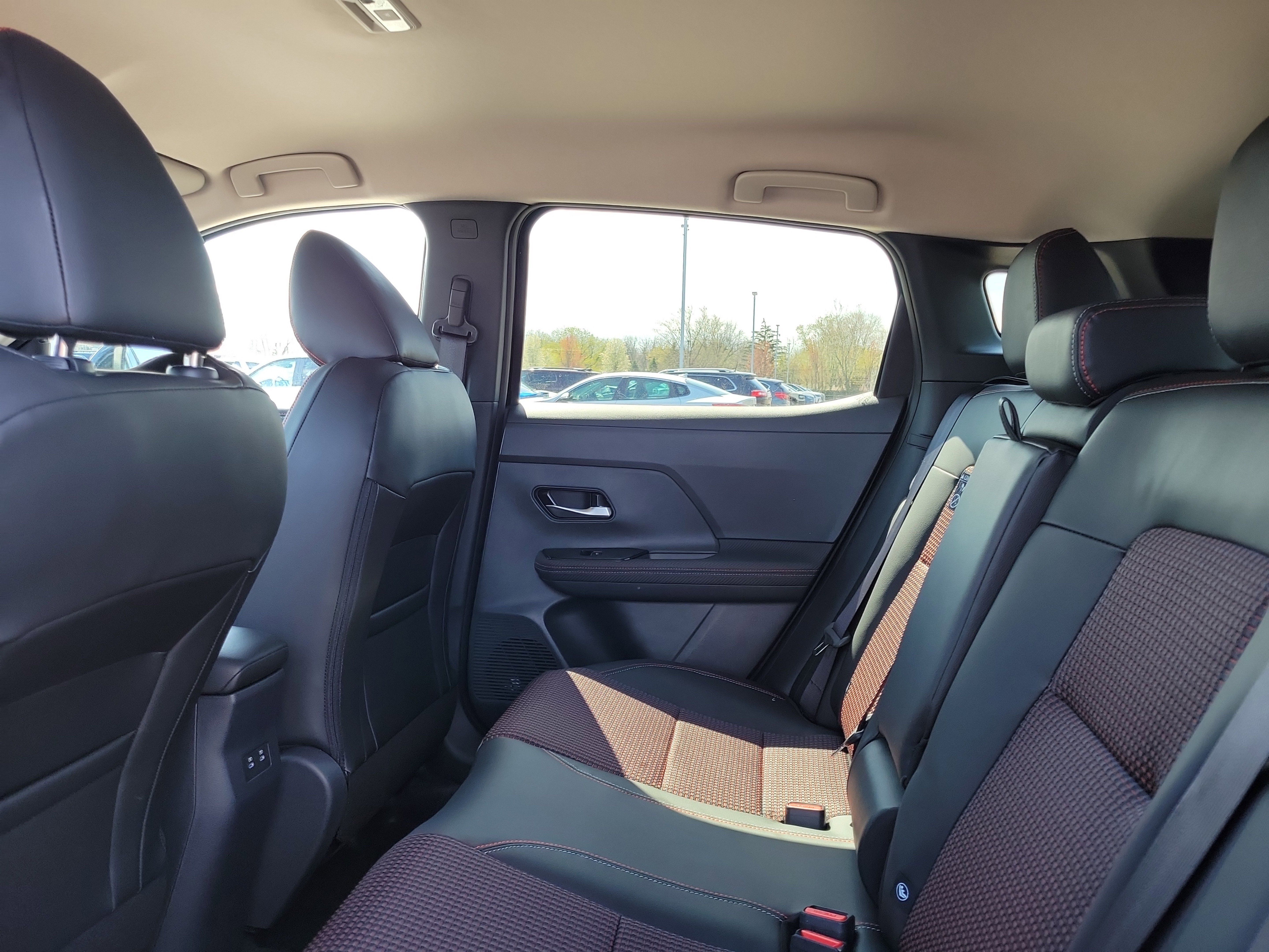 Used 2025 Nissan Kicks SR AWD/4WD image 11