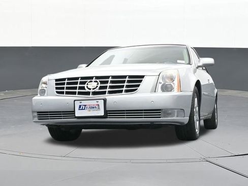 Used 2010 Cadillac DTS Luxury image 51