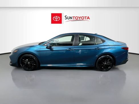 Used 2026 Toyota Camry SE w/ Convenience Package FWD image 7