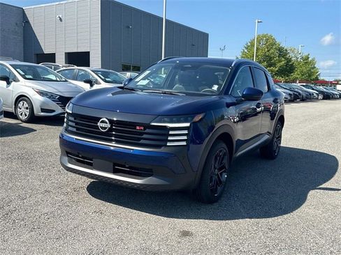 New 2025 Nissan Kicks SR image 8