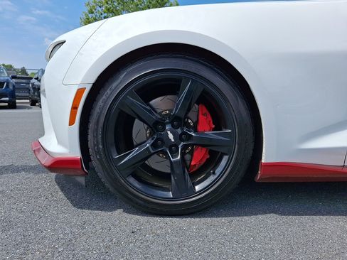 Used 2016 Chevrolet Camaro SS RWD image 9