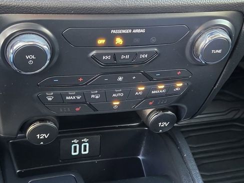 Used 2022 Ford Ranger Lariat w/ Equipment Group 501A High image 19