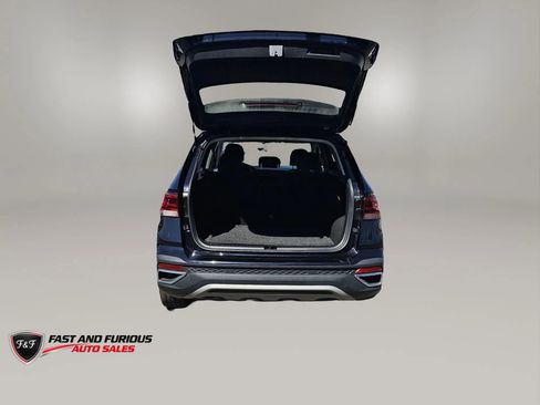 Used 2022 Volkswagen Taos SE FWD image 8
